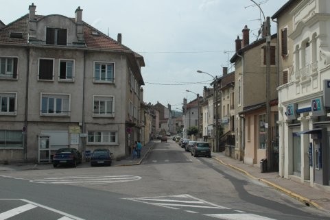 Rue des Jardins-Fleuris et "AU PETIT PARIS" en 2009 (photographie couleur : Jean-Luc Gouret)